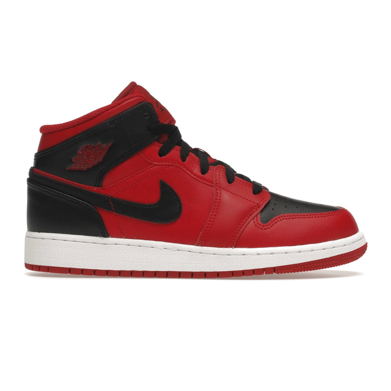 Nike Air Jordan 1 Mid Reverse Bred